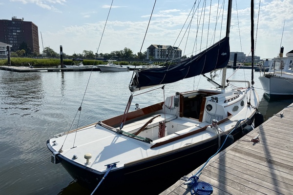 Sea Horse 28ft Alerion Yacht For Sale