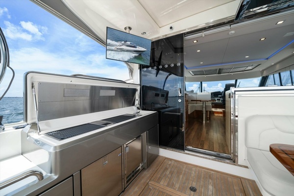 MARITIME 57ft Riviera Yacht For Sale