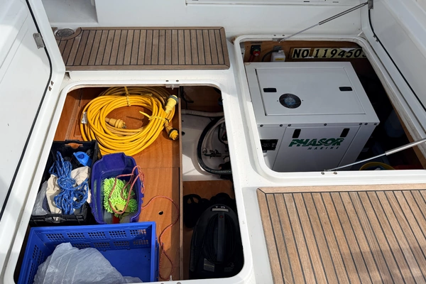 Beneteau SWIFT TRAWLER 42 Yacht For Sale