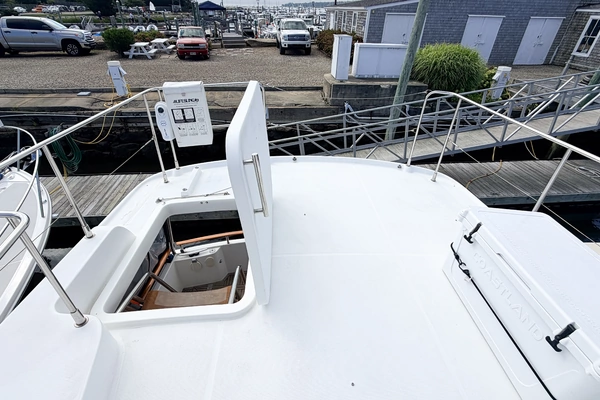 Beneteau SWIFT TRAWLER 42 Yacht For Sale
