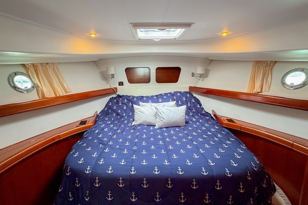 White Horse 42ft Beneteau Yacht For Sale