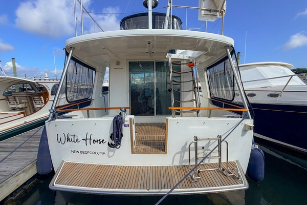 Beneteau SWIFT TRAWLER 42 Yacht For Sale