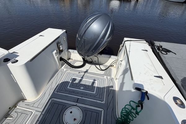 26ft Mako Yacht For Sale