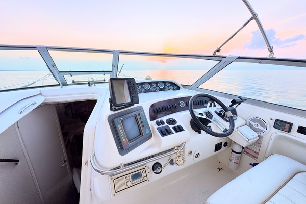 YACHTSEY 33ft Sea Ray Yacht For Sale