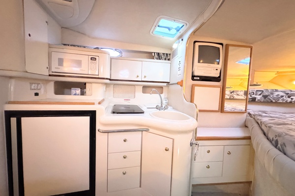 YACHTSEY 33ft Sea Ray Yacht For Sale