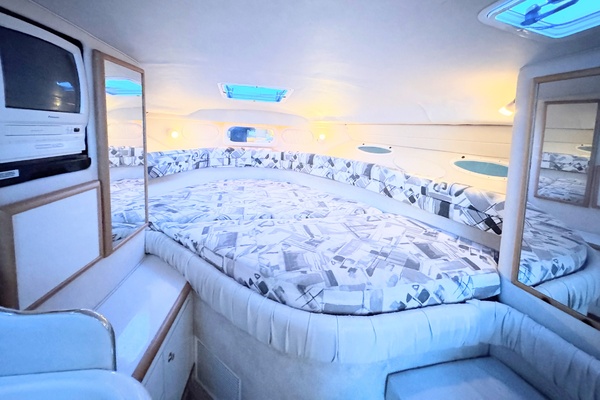 YACHTSEY 33ft Sea Ray Yacht For Sale