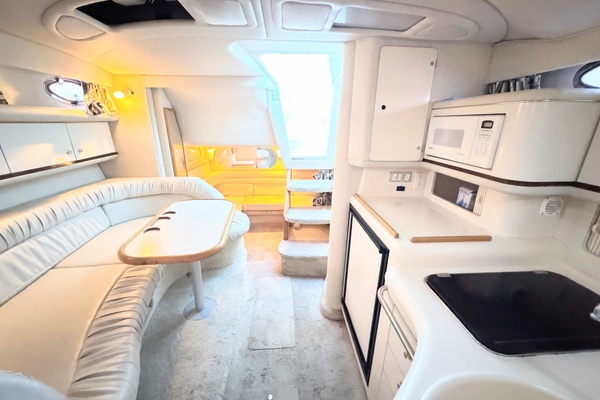 YACHTSEY 33ft Sea Ray Yacht For Sale