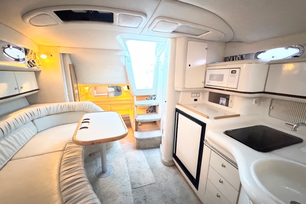 YACHTSEY 33ft Sea Ray Yacht For Sale
