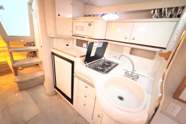 YACHTSEY 33ft Sea Ray Yacht For Sale