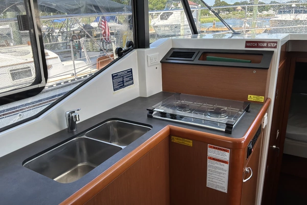 Beneteau SWIFT TRAWLER 30 Yacht For Sale