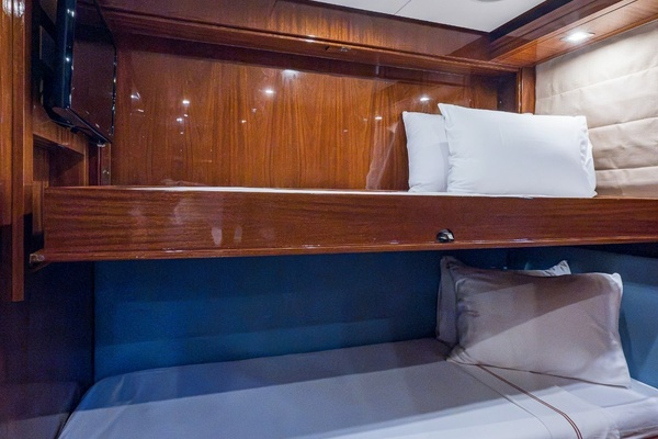 ALEGHI 108ft Sanlorenzo Yacht For Sale