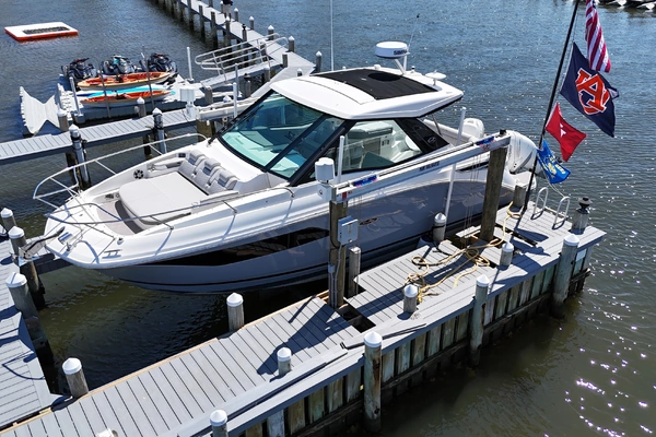 Sea Ray 320 Sundancer Yacht For Sale