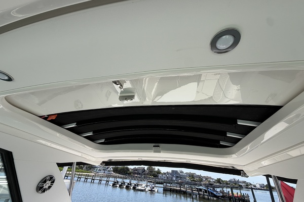 32ft Sea Ray Yacht For Sale
