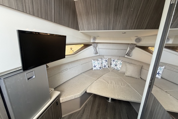 32ft Sea Ray Yacht For Sale