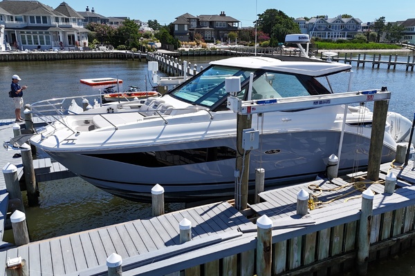 32ft Sea Ray Yacht For Sale