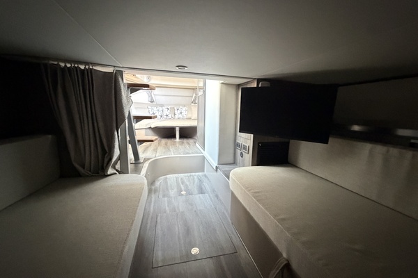 32ft Sea Ray Yacht For Sale
