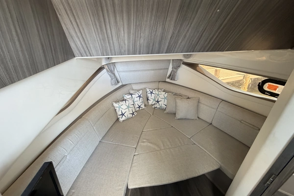 Sea Ray 320 Sundancer Yacht For Sale