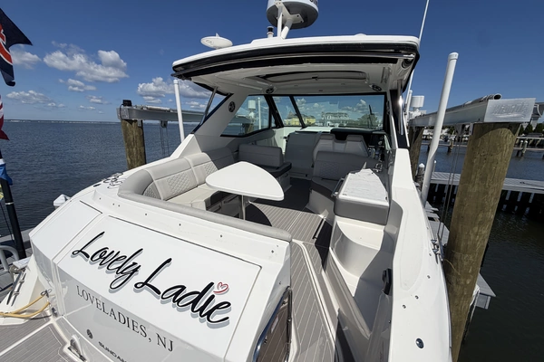 Sea Ray 320 Sundancer Yacht For Sale