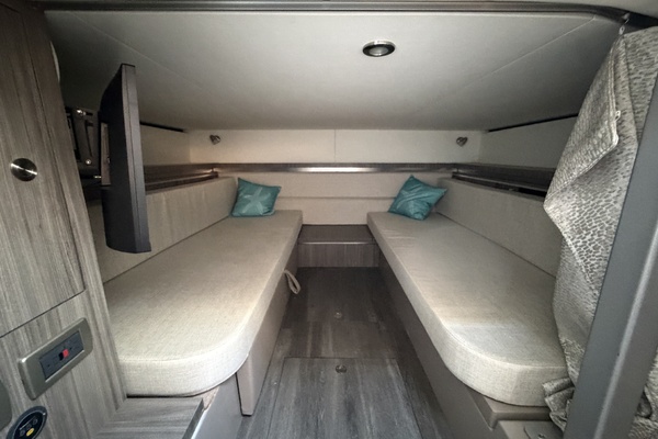 32ft Sea Ray Yacht For Sale