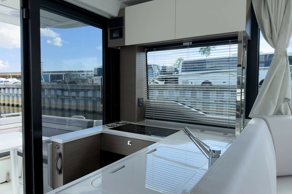 Jeanneau NC 1295 Coupe Yacht For Sale