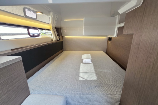 40ft Jeanneau Yacht For Sale