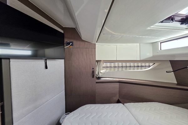 40ft Jeanneau Yacht For Sale