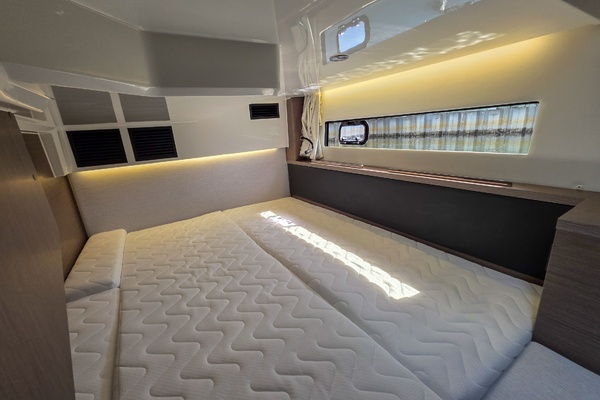 40ft Jeanneau Yacht For Sale