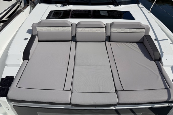 40ft Jeanneau Yacht For Sale