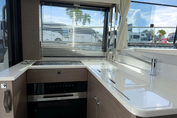 Jeanneau NC 1295 Coupe Yacht For Sale