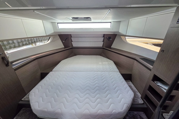 Jeanneau NC 1295 Coupe Yacht For Sale