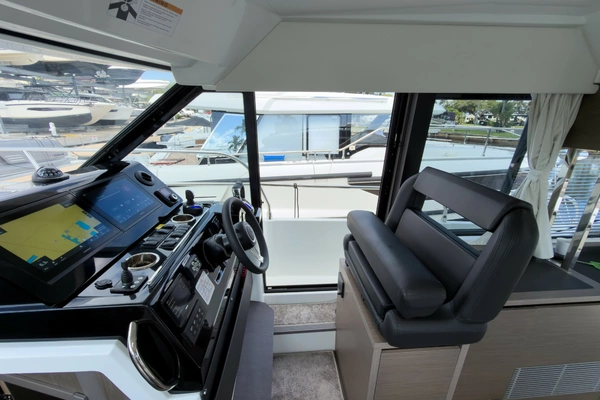 Jeanneau NC 1295 Coupe Yacht For Sale