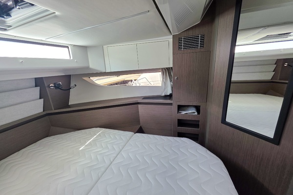 40ft Jeanneau Yacht For Sale
