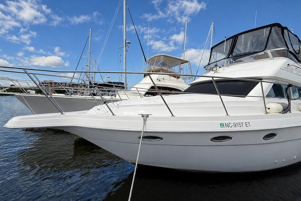 Northern Thunder 40ft Cruisers Yachts Yacht For Sale