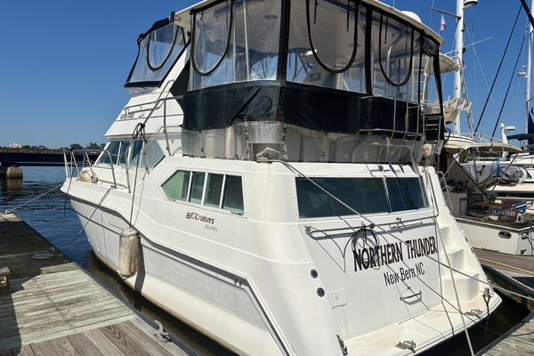 Northern Thunder 40ft Cruisers Yachts Yacht For Sale