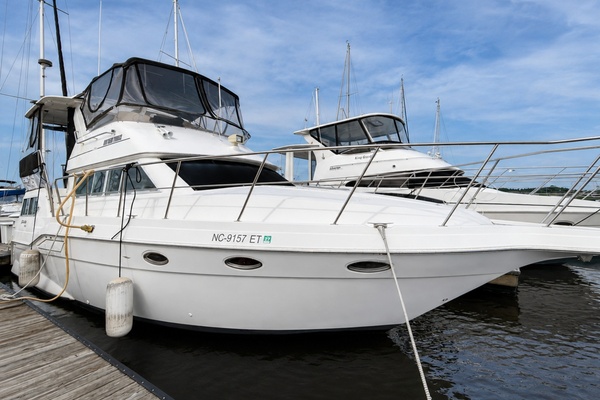 Northern Thunder 40ft Cruisers Yachts Yacht For Sale