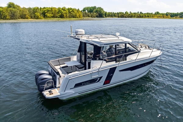 Jeanneau NC 895 Yacht For Sale