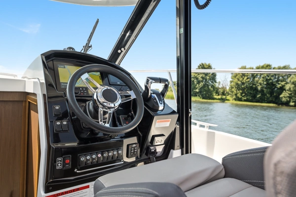 Jeanneau NC 895 Yacht For Sale