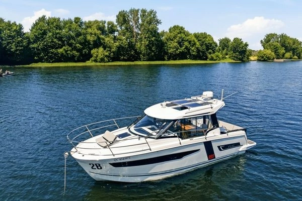 31-ft-Jeanneau-2021-NC 895- St-Paul-de-l'Île-aux-Noix Quebec Canada  yacht for sale