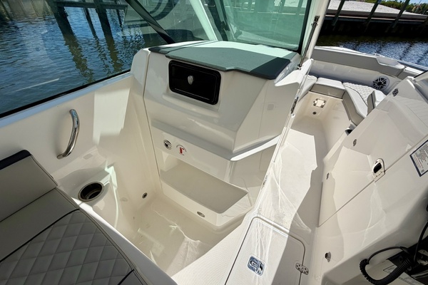 26ft Pursuit Yacht For Sale