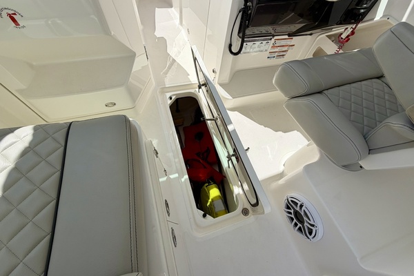 26ft Pursuit Yacht For Sale