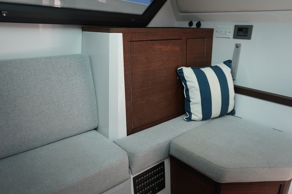 37ft Axopar Yacht For Sale