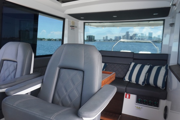 37ft Axopar Yacht For Sale