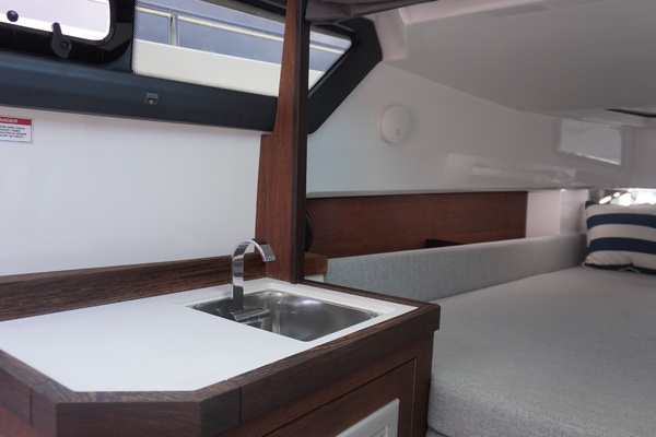 37ft Axopar Yacht For Sale