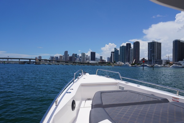 37ft Axopar Yacht For Sale