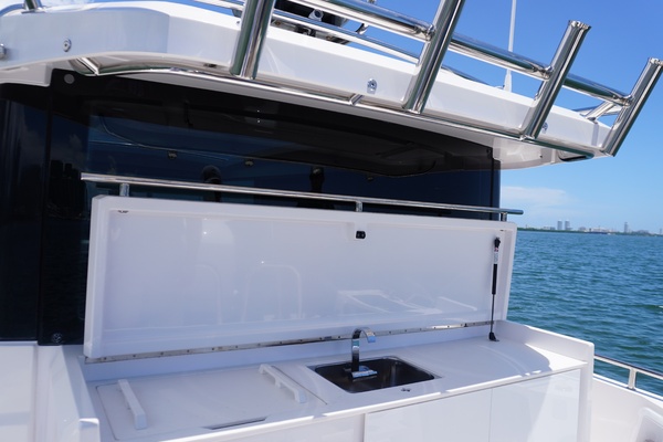 37ft Axopar Yacht For Sale