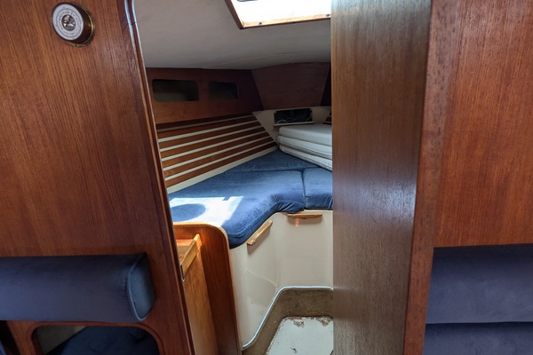 Rendl 34ft Moody Yacht For Sale