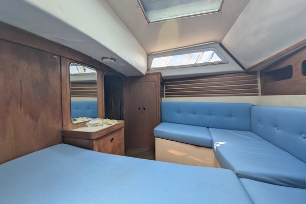 Rendl 34ft Moody Yacht For Sale