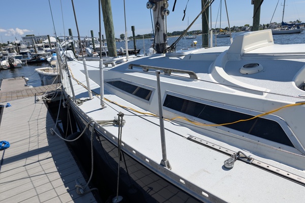 Rendl 34ft Moody Yacht For Sale