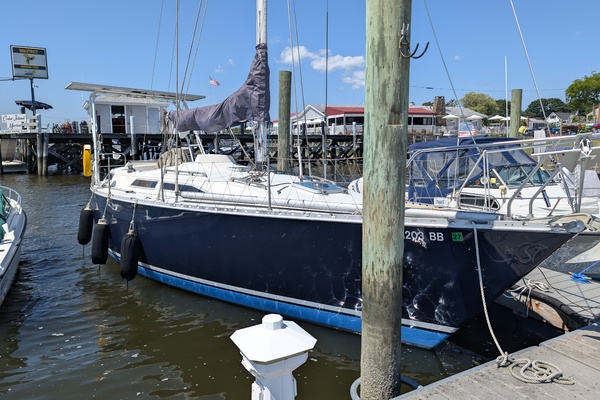 Rendl 34ft Moody Yacht For Sale