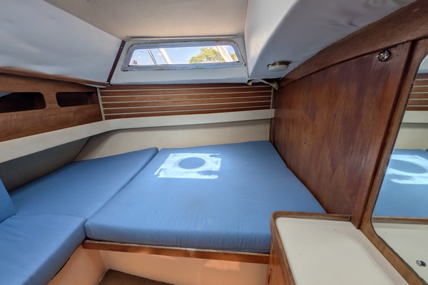 Rendl 34ft Moody Yacht For Sale